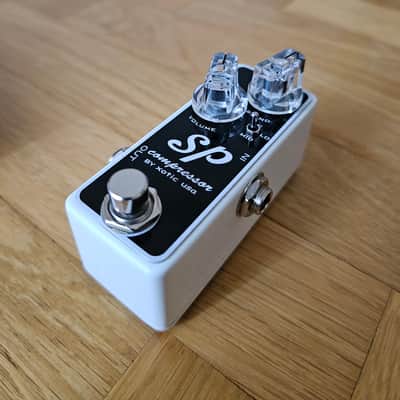 Xotic SP Compressor - White image 2