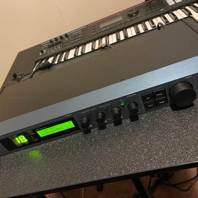 TC Helicon VoiceWorks Plus Vocal Harmonizer / Multi-Effect | Reverb