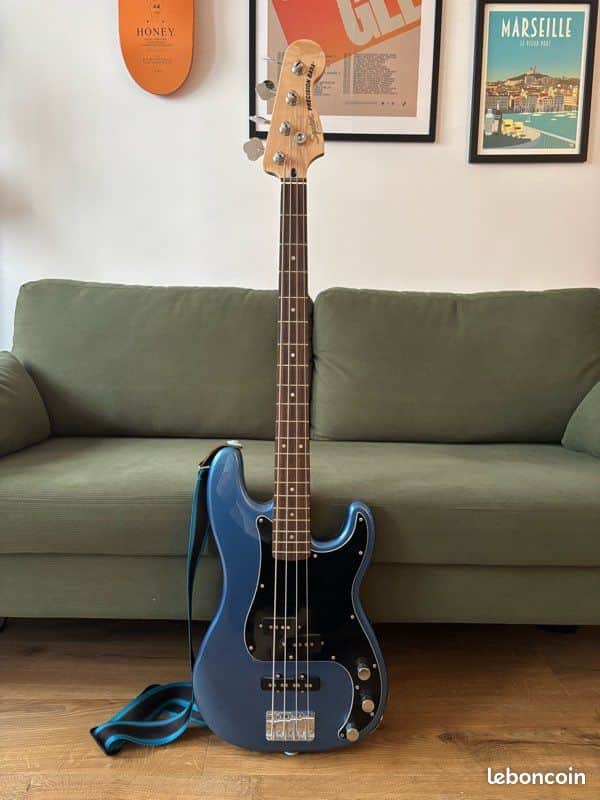 Squier by Fender Affinity Precision Bass PJ with Laurel Fretboard - Lake Placid Blue image 1