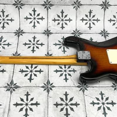 Fender Strat Plus Deluxe Electric Guitar w/ Texas Special pickups • Tobacco Sunburst • 1990 • 8.3 lb image 5