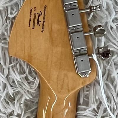 Fender Squier Classic Vibe  Series '60s Mustang, Laurel Fingerboard, Sonic Blue image 4