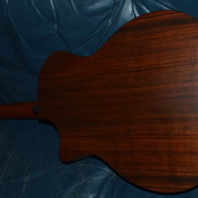 Taylor 324ce 2019 - Sunburst image 3