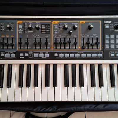 Roland SH-01 GAIA 37-Key Digital Synthesizer 2010 - 2012 - White image 2