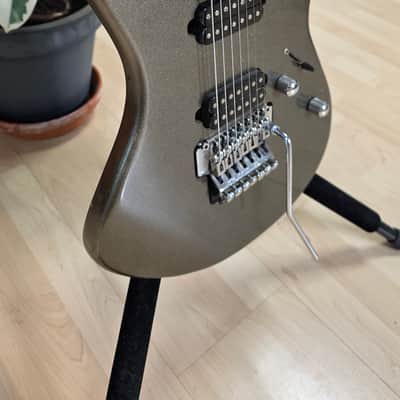 Dean Avalanche Ultra 7 String Silver Sparkle Gold Flake Seven String 24 Fret 25.5" Scale Floyd Rose HH Super Strat Electric Guitar MIK Korea Korean with hard case image 14