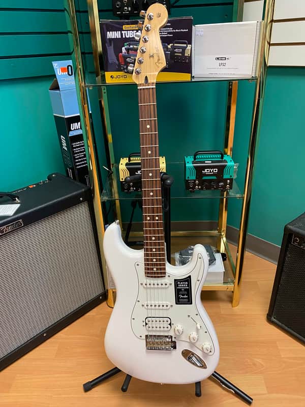 Fender Player Stratocaster HSS | Reverb Canada