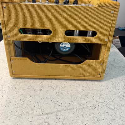 Fender '57 Custom Deluxe 2-Channel 12-Watt 1x12" Guitar Combo 2016 - Present - Lacquered Tweed image 2