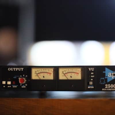 API API 2500 Stereo Bus Compressor 2000 - 2019 - Black image 4