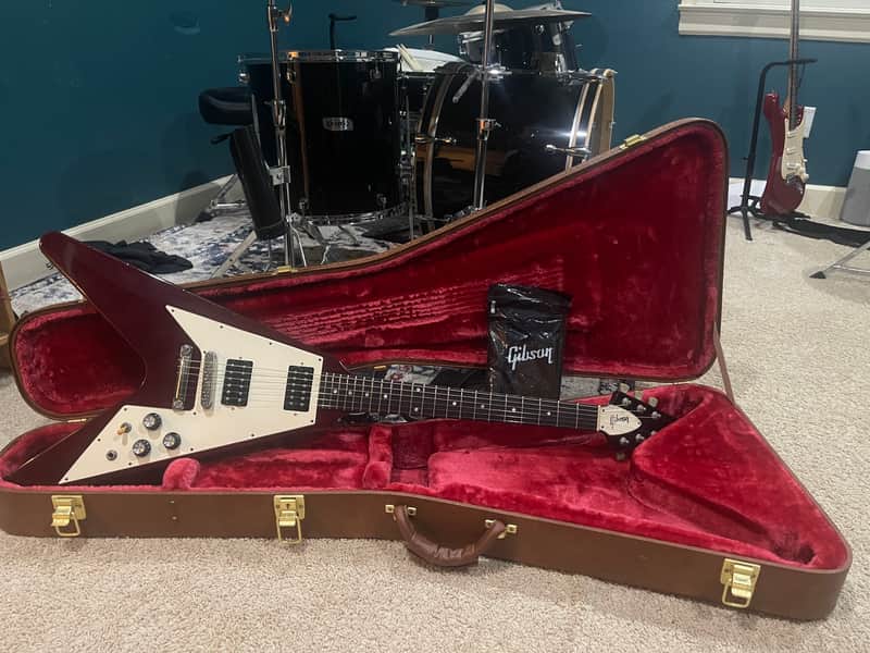 Gibson Flying V '67 2000 Nitrocellulose Cherry image 1