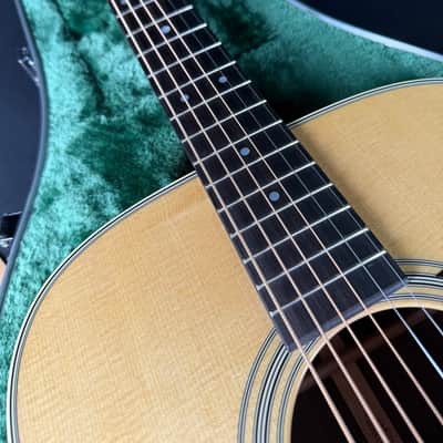 Martin D-28 Standard w/Hardshell Case - Satin Natural image 4