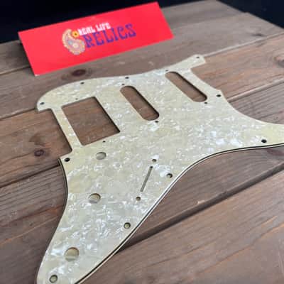 Real Life Relics Aged Oyster Pearl Fender® Stratocaster® Pickguard 3 Ply 11 Hole HSS   [PGAM1] image 2