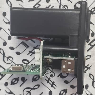 Dean - Luna acoustic guitar battery and output jack module with USB output. image 8