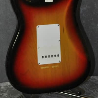 Fender Stratocaster. POPLAR body. Only 3,6 kg. 1971. 3 Tone Sunburst image 2