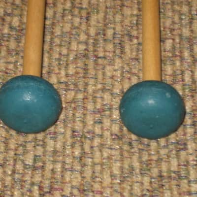 one pair new old stock A+ Mike Balter MB5B (5B) Medium Hard Keyboard Mallets - 1" diameter Oval Dark Green Rubber HEADS and Natural Birch HANDLES (for Marimba, Xylophone) mid to late 1990s (+ packaging) Unwound Series image 4