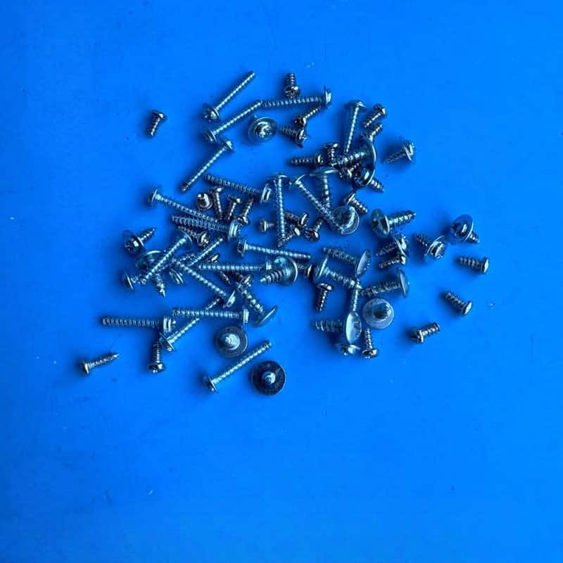 ALESIS MELODY 61 MKII Keyboard Part: Random Body and PCB Board Screws image 1