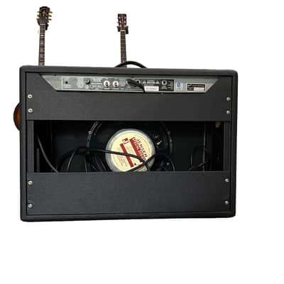 Fender '65 Deluxe Reverb Reissue 22-Watt 1x12" Guitar Combo 1994 - Present - Black image 2