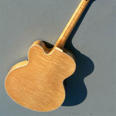1999 Heritage Johnny Smith Rose: Rare Model, Artist Signed, All Carved, Showroom Condition image 2