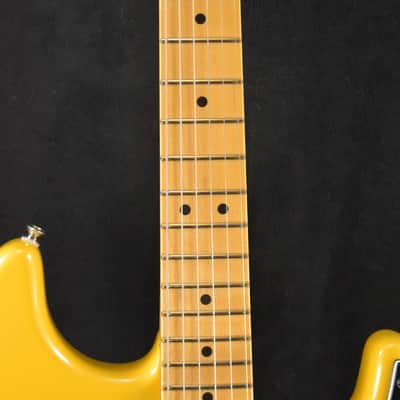 Mint Fender Player II Modified Stratocaster Sunshine Yellow Maple Fingerboard imagen 4