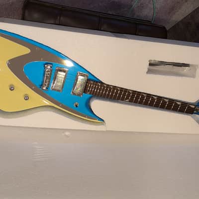Firefly FFSK 2026 - Metallic blue and white image 13
