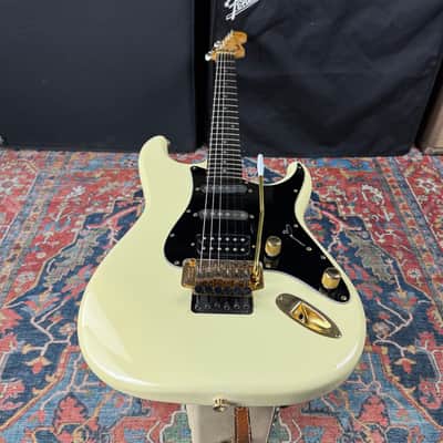 Fender Pro Feel Model STR-70 Super Strat HSS Ex Trem - 1988 image 8