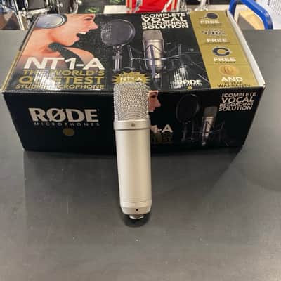 RODE NT1-A Large Diaphragm Cardioid Condenser Microphone 2002 - Present - Silver