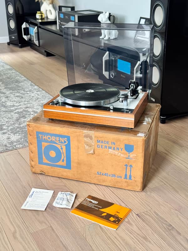 FULLY RESTORED Thorens TD-160 Belt Drive Turntable ~BOX, MANUAL, SHURE V15