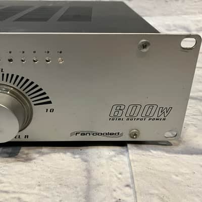 Pyle Pro PT-2400X Power Amplifier - 600W total output power image 4
