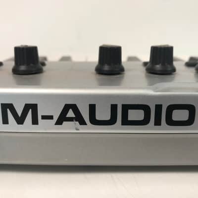 M-Audio O2 25-Key Ultra-Thin Mobile USB MIDI Controller image 4