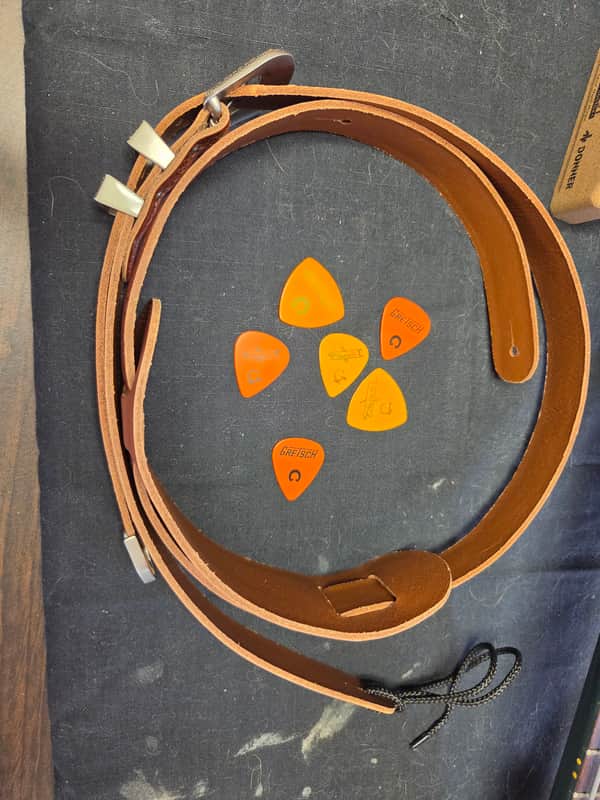 Gretsch Western Strap & western picks NEW case candy 6120 image 1