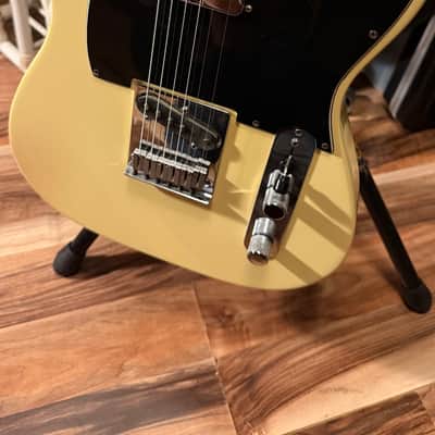 Fender 50th anniversary American made guitar with the original case I image 14