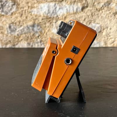 Behringer UT300 Ultra Tremolo Effects Pedal imagen 3