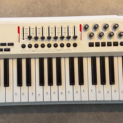 M-Audio Axiom Pro 49 USB MIDI Keyboard Controller, 49-Key Semi-Weighted (Sold as Keyboard, Faulty Slider) image 1