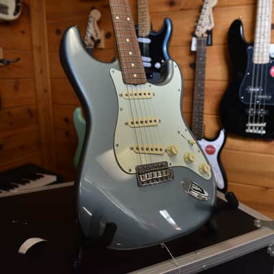 Fender Vintera 6 String '60s Stratocaster Electric Guitar in Ice Blue Metallic w/Gig Bag image 2
