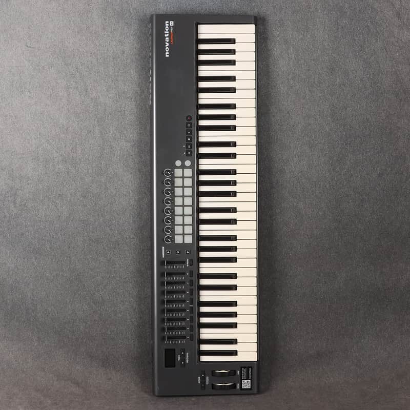 Novation Launchkey 61 Midi Keyboard Controller - 2nd Hand image 1
