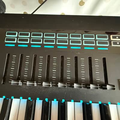 Novation ReMOTE 61 SL MKIII MIDI Controller 2018 - Present - Black image 3