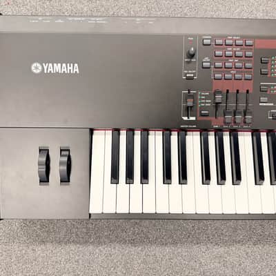 Yamaha S70XS 76-Key Balanced Hammer Action Synthesizer / Stage Keyboard 2015 image 5