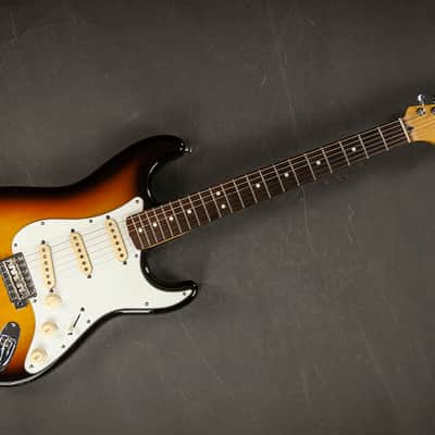 Fender Stratocaster Standard 1990s - 3-Tone Sunburst image 16