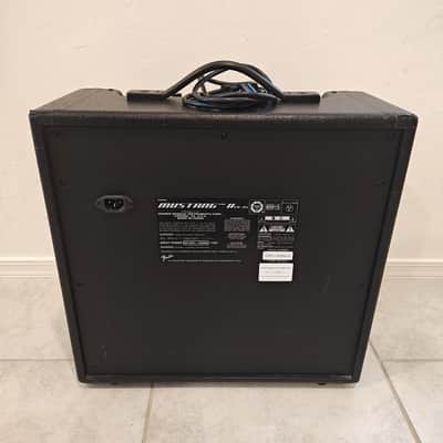 Fender Mustang II V.2 40-Watt 1x12" Modeling Guitar Combo 2013 - 2016 - Black image 2
