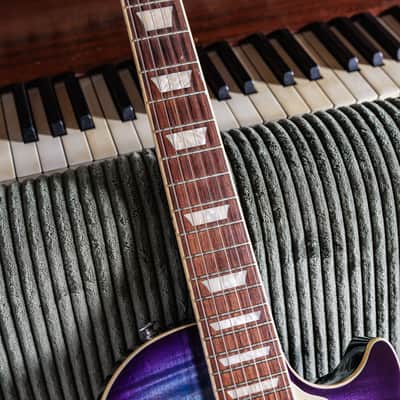 Gibson Les Paul Traditional Pro V 2019 - Present - Blueberry Burst image 6