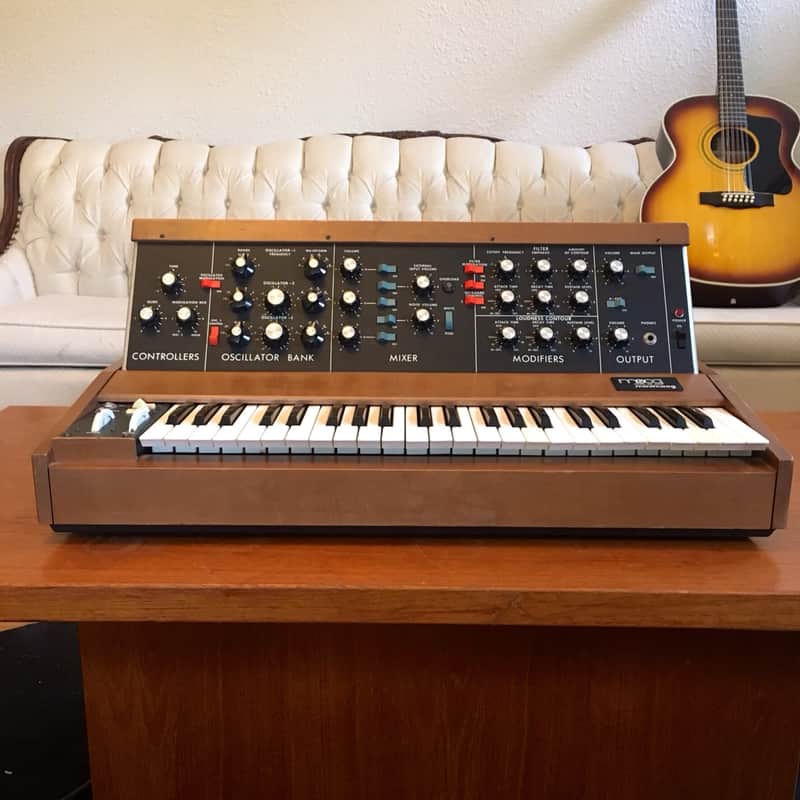 ORiGiNaL --Vintage Moog Minimoog Model D 1970s Walnut analog synth real w MIDI image 1