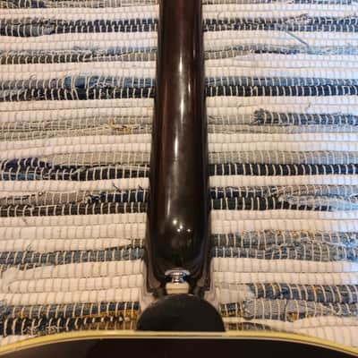 Gibson J-185 2007 - Sunburst image 18