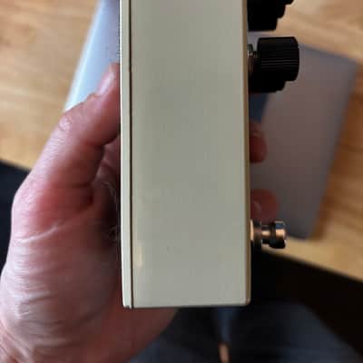 Walrus Audio Eons Five-State Fuzz 2022 - Present - Sandy Tan / Goat Graphic image 2