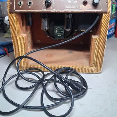 Fender Champion-Champ "600" Amp Tweed 1x6" 5 Watt Guitar Amplifier image 3