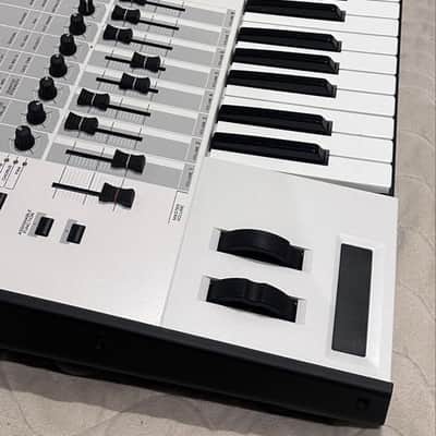Yamaha Motif XF 6 Production Synthesizer 2010s - Gray image 3