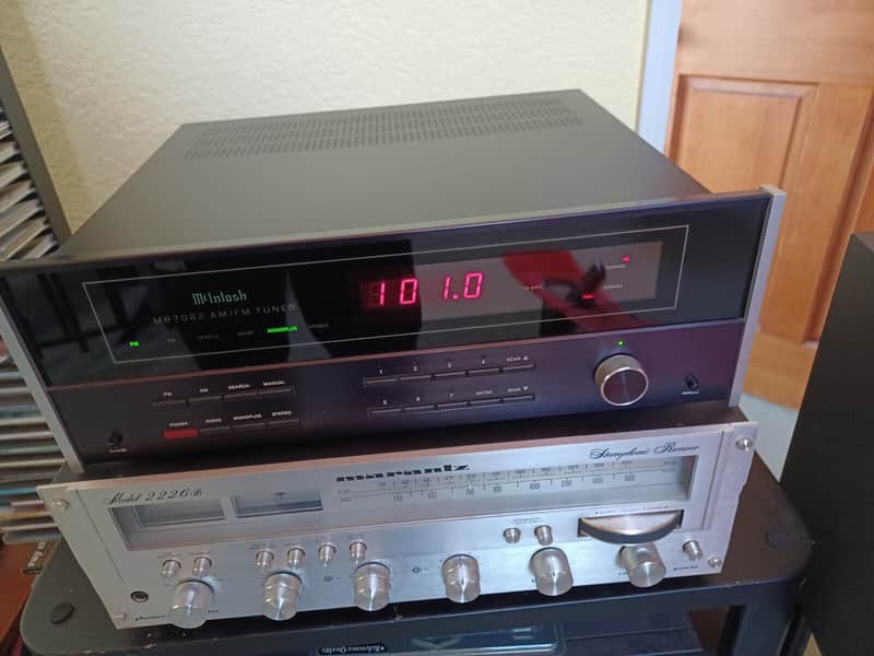 McIntosh MR7082 Stereo Solid State Tuner image 1