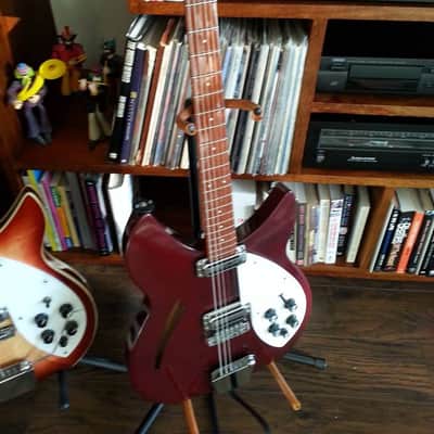 Rickenbacker 330 1966 Burgundyglo image 3