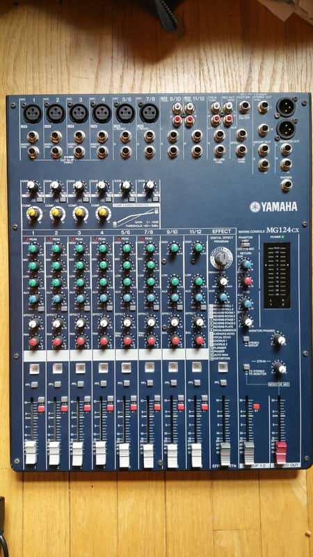 Yamaha MG124CX 12-Channel Analog Mixer W/ Effects and Compression