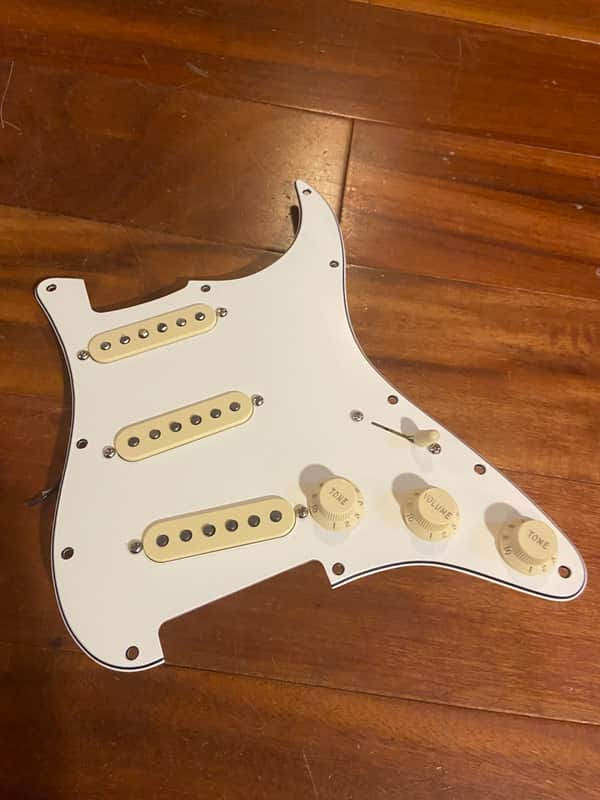 Fender Player Strat Stratocaster Hot 8K Alnico 5 Pickups Aged White Pickguard image 1