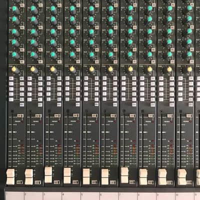 Soundcraft K3 24-channel mixer image 5