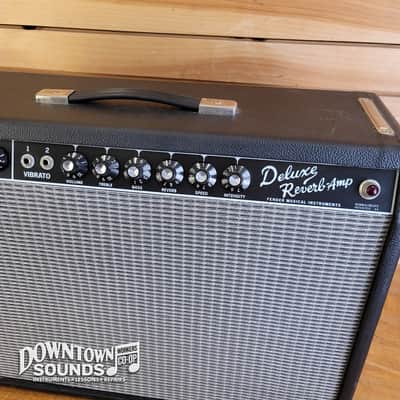 2013 Fender '65 Deluxe Reverb Reissue Combo Amplifier with Fender Two-Button Footswitch image 4
