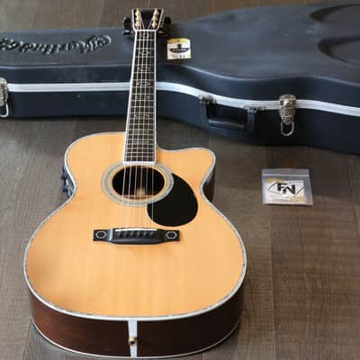 2009 Martin OMC Aura Cutaway Natural Acoustic/ Electric Guitar + OHSC image 1